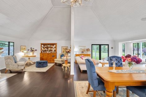 Photo of property in 237 High Street, Oxford, 7430