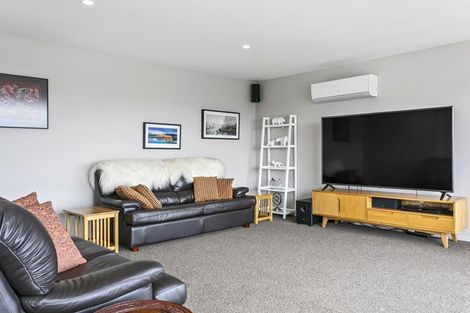 Photo of property in 15 Moa Lane, Richmond Heights, Taupo, 3330