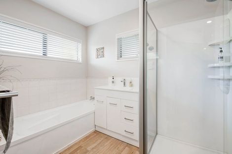 Photo of property in 9 Crampton Court, Orewa, 0931