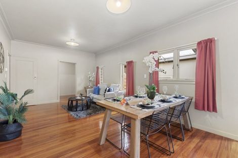 Photo of property in 8 Knighton Road, Hillcrest, Hamilton, 3216