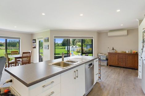 Photo of property in 40 Kristin Place, Manakau, Levin, 5573