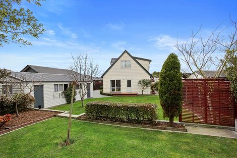 Photo of property in 4 Pyatt Place, Redwood, Christchurch, 8051