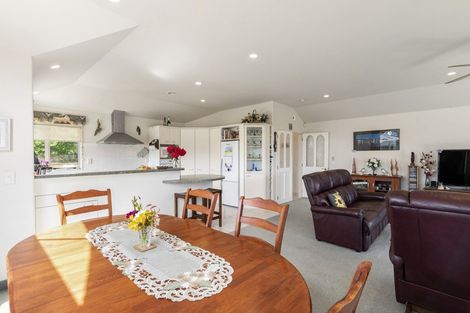 Photo of property in 16 Harry Shaw Way, Raumati South, Paraparaumu, 5032