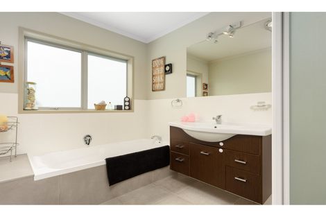 Photo of property in 15 Parnwell Place, Ohauiti, Tauranga, 3112