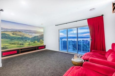 Photo of property in 22 Kowhai Street, Eastbourne, Lower Hutt, 5013