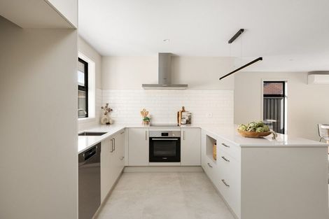 Photo of property in 39 Hammick Crescent, Pyes Pa, 3112