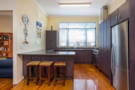 Photo of property in 20 Northland Road, Northland, Wellington, 6012