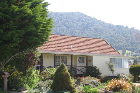 Photo of property in 9 Diamond Street, Pukehangi, Rotorua, 3015