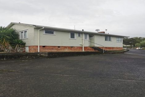 Photo of property in 23 Barron Drive, Green Bay, Auckland, 0604