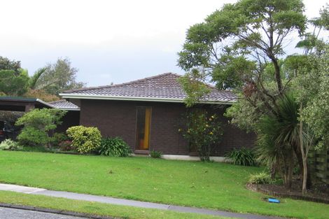 Photo of property in 34 Booralee Avenue, Botany Downs, Auckland, 2010