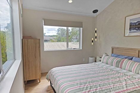 Photo of property in 86a Colwill Road, Massey, Auckland, 0614