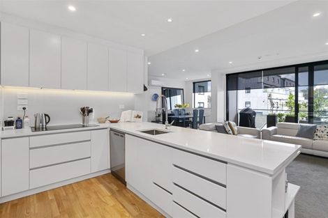 Photo of property in 107/8a Lake Pupuke Drive, Takapuna, Auckland, 0622