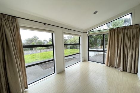 Photo of property in 114 Kittiwake Drive, Schnapper Rock, Auckland, 0632