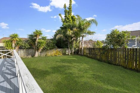 Photo of property in 81 Santiago Crescent, Unsworth Heights, Auckland, 0632
