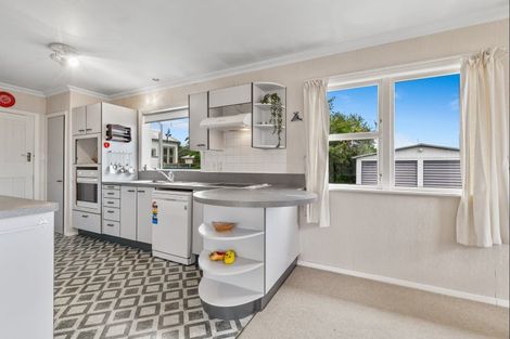 Photo of property in 37 Duke Street, Levin, 5510