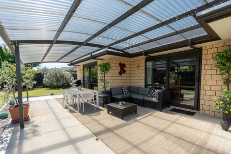 Photo of property in 28 Whitney Place, Rototuna North, Hamilton, 3210