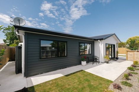 Photo of property in 24 Paisley Street, Mellons Bay, Auckland, 2014