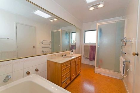 Photo of property in 64 O'neills Road, Swanson, Auckland, 0614