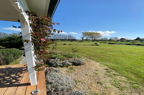 Photo of property in 35 Sears Road, Meeanee, Napier, 4183