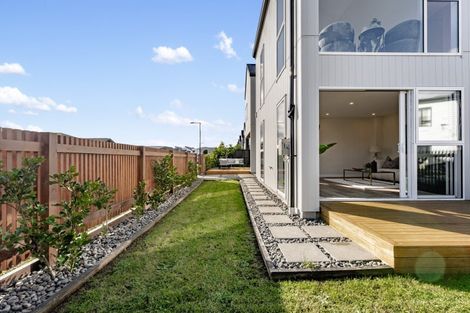 Photo of property in 6 Cara Avenue, Kumeu, 0810