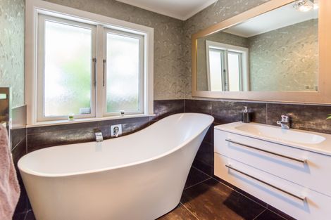 Photo of property in 226 Wairakei Road, Bryndwr, Christchurch, 8053