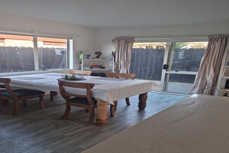 Photo of property in 2/96 Frank Nobilo Drive, Golflands, Auckland, 2013