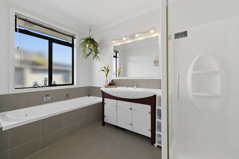 Photo of property in 2 Parnwell Place, Ohauiti, Tauranga, 3112