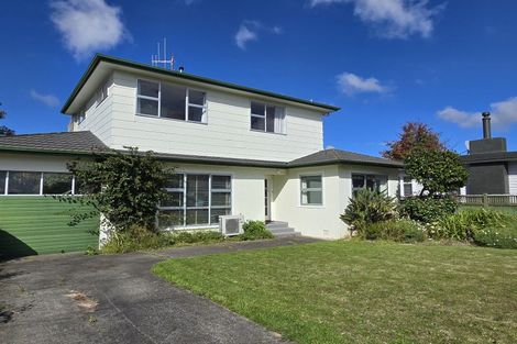 Photo of property in 10 Stirling Crescent, Hokowhitu, Palmerston North, 4410