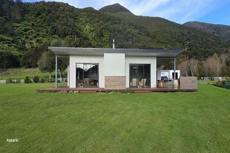 Photo of property in 118 Renata Road, Okiwi Bay, 7193