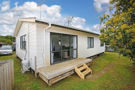 Photo of property in 2/8 Freyberg Crescent, Pukekohe, 2120