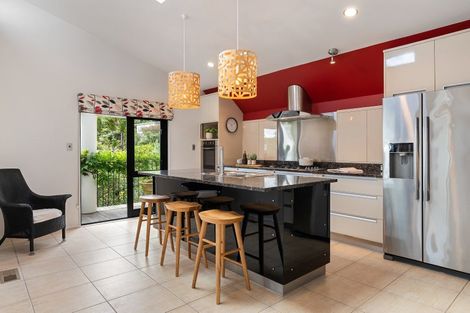 Photo of property in 52 Walter Road, Lowry Bay, Lower Hutt, 5013