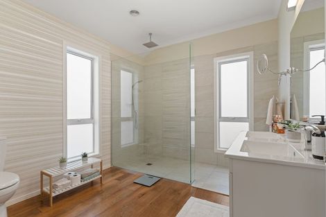 Photo of property in 2 Dixon Street, Carterton, 5713