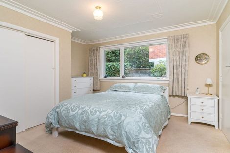 Photo of property in 21 Honeystone Street, Helensburgh, Dunedin, 9010