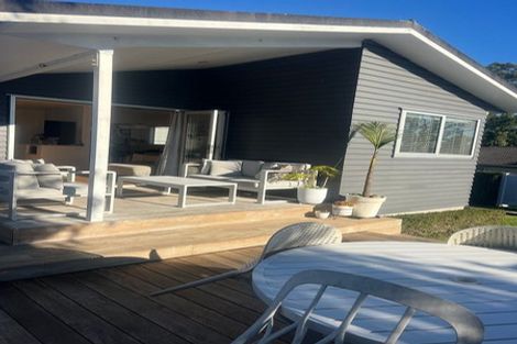 Photo of property in 4 Pavola Grove, Glenfield, Auckland, 0629