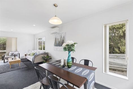 Photo of property in 2/926 Whangaparaoa Road, Manly, Whangaparaoa, 0930