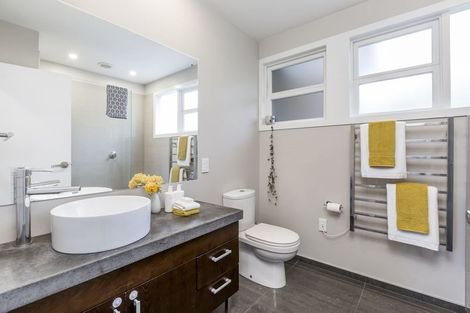 Photo of property in 681 East Coast Road, Browns Bay, Auckland, 0630