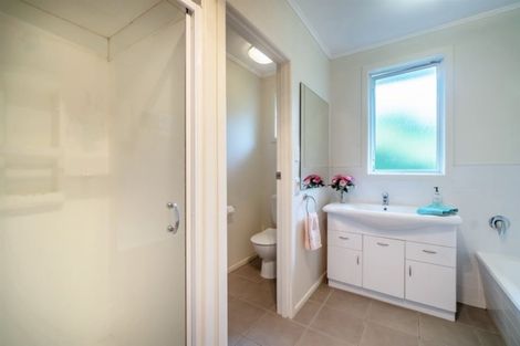 Photo of property in 1/32 Trinidad Road, Sunnynook, Auckland, 0620