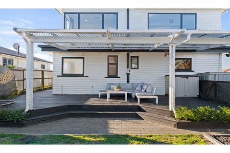 Photo of property in 263 Lake Terrace Road, Shirley, Christchurch, 8061