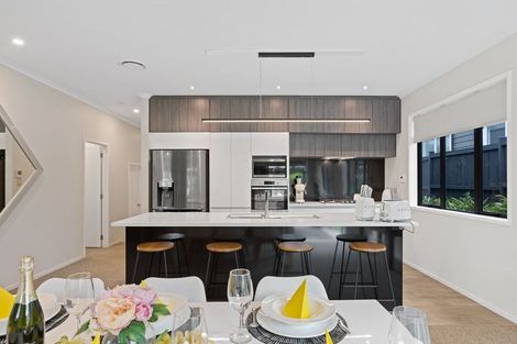 Photo of property in 6 Huarahi Pai Road, Huapai, Kumeu, 0810