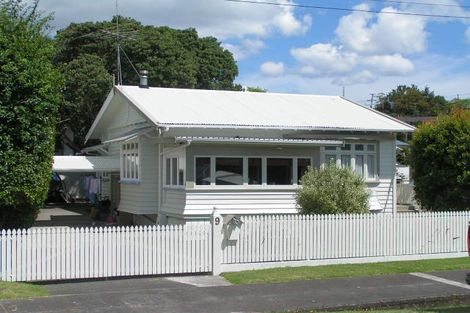 Photo of property in 9 Tennyson Street, Northcote Point, Auckland, 0627