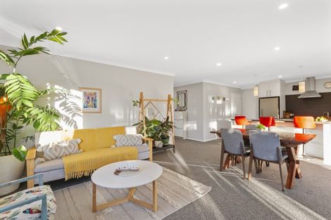 Photo of property in 21 Bob Carter Place, Welcome Bay, Tauranga, 3175