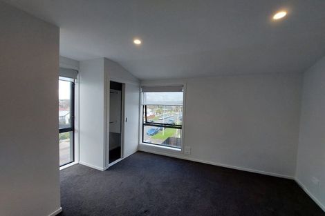 Photo of property in 1/1 Fruitvale Road, New Lynn, Auckland, 0600