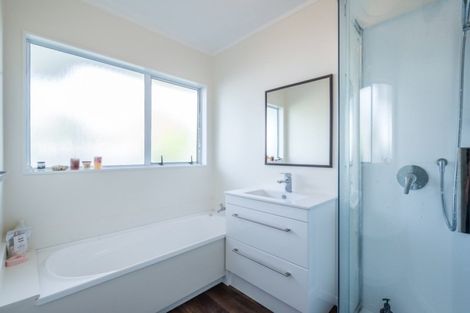 Photo of property in 8 Beachwater Grove, Paraparaumu Beach, Paraparaumu, 5032