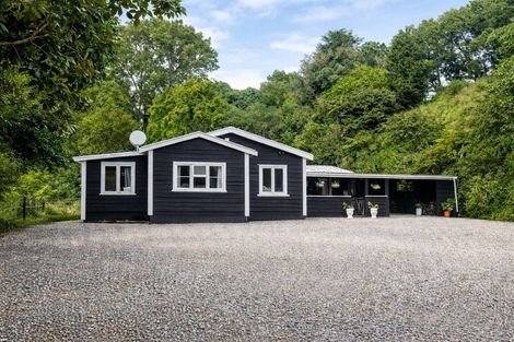 Photo of property in 822 Motukawa Road, Tarata, Inglewood, 4387