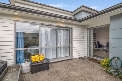 Photo of property in 2/5 Jones Crescent, Melville, Hamilton, 3206