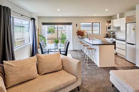 Photo of property in 89b Wainuiomata Road, Wainuiomata, Lower Hutt, 5014