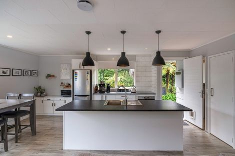 Photo of property in 28 Buckley Grove, Paraparaumu, 5032