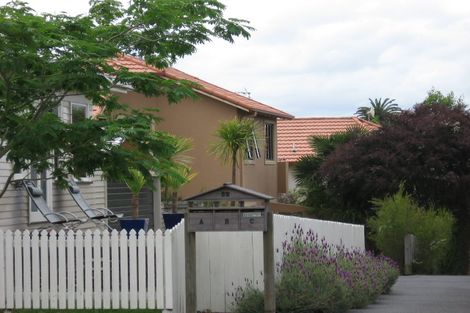 Photo of property in 52a Wainui Avenue, Point Chevalier, Auckland, 1022
