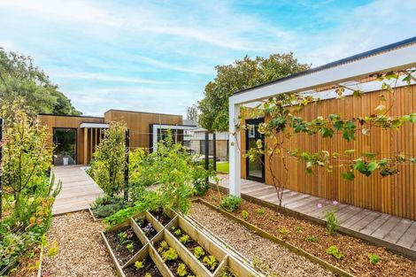 Photo of property in 76 Tennis Court Road, Raumati South, Paraparaumu, 5032