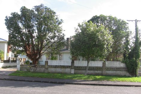 Photo of property in 95 Matipo Road, Te Atatu Peninsula, Auckland, 0610